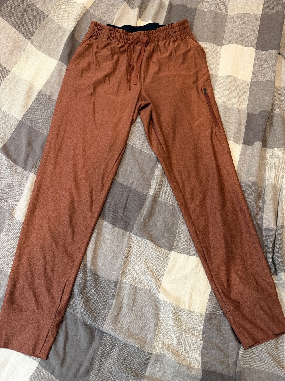 Old Navy Men’s KnitTech Go-Dry Cool Jogger Pants Rust Active